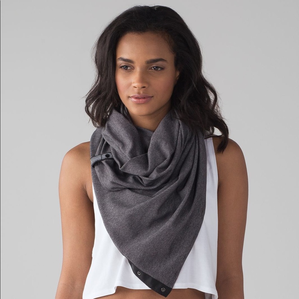 LULULEMON VINYASA SCARF *rulu